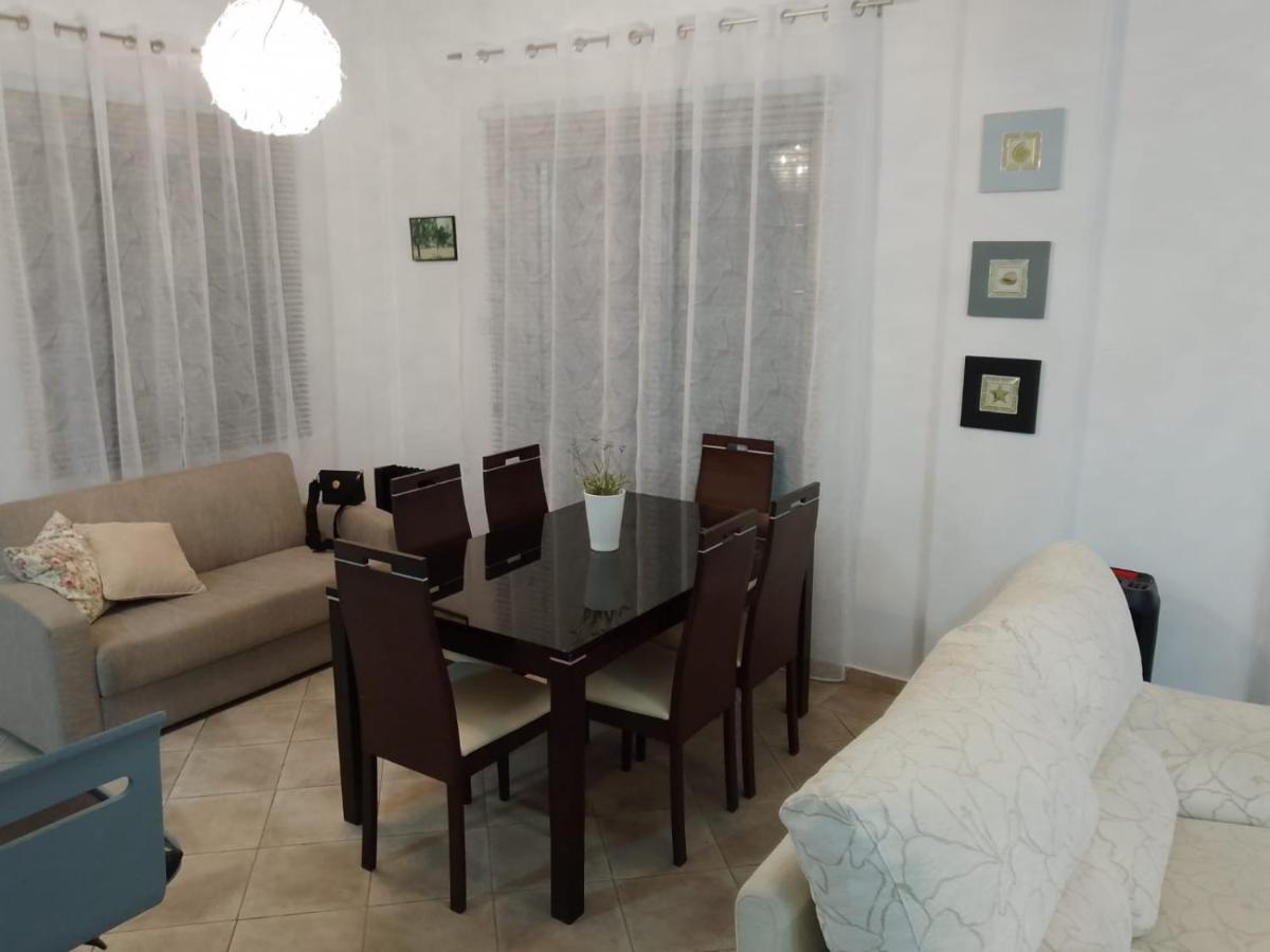 Villa Chrysanthemum เนโอโชริโอ ภายนอก รูปภาพ