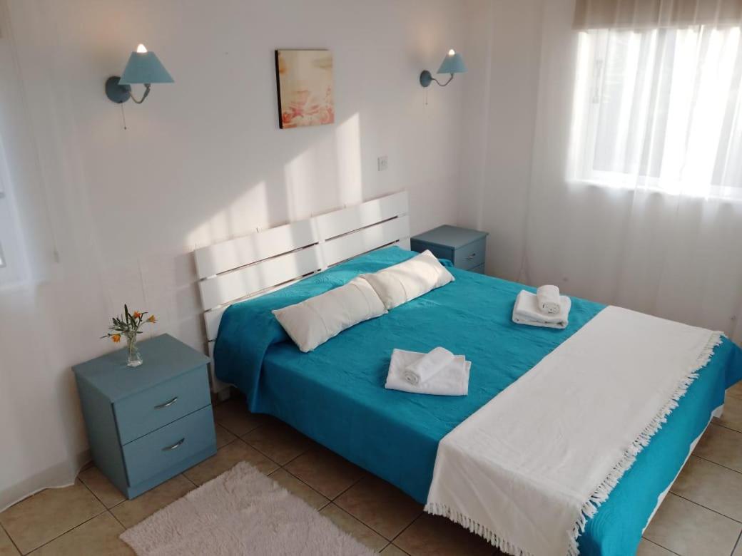 Villa Chrysanthemum เนโอโชริโอ ภายนอก รูปภาพ