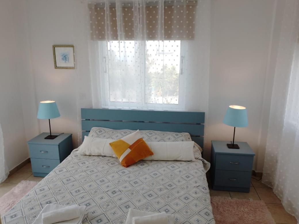 Villa Chrysanthemum เนโอโชริโอ ภายนอก รูปภาพ
